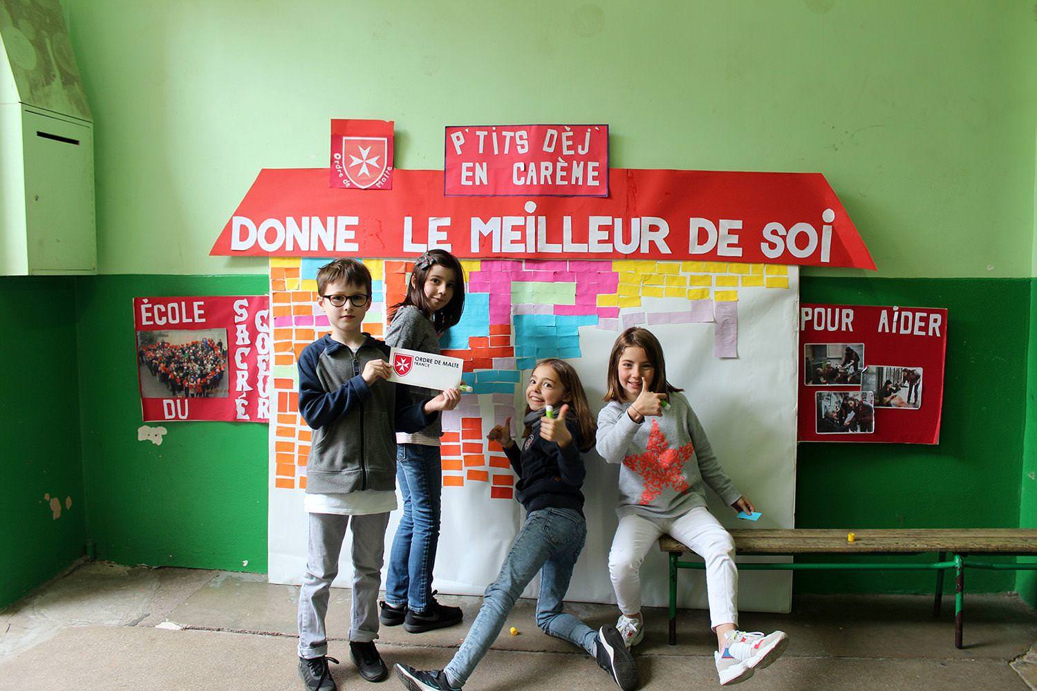 Elèves de l’Ecole du Sacré-Cœur (Paris 14ème) qui se sont mobilisés lors de l’opération solidaire P’tits déj’ en Carême