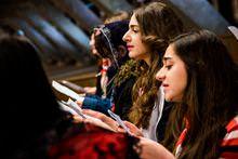 Refugies irakiens lourdes copyright Lacaze – Lourdes